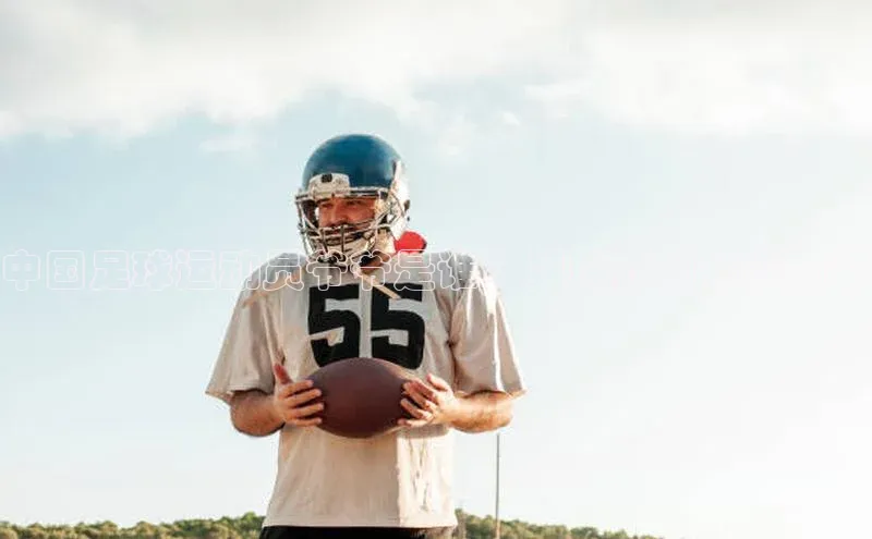 谈球吧下载路畅科技中国足球运动员爷爷是谁？足球界的神秘前辈